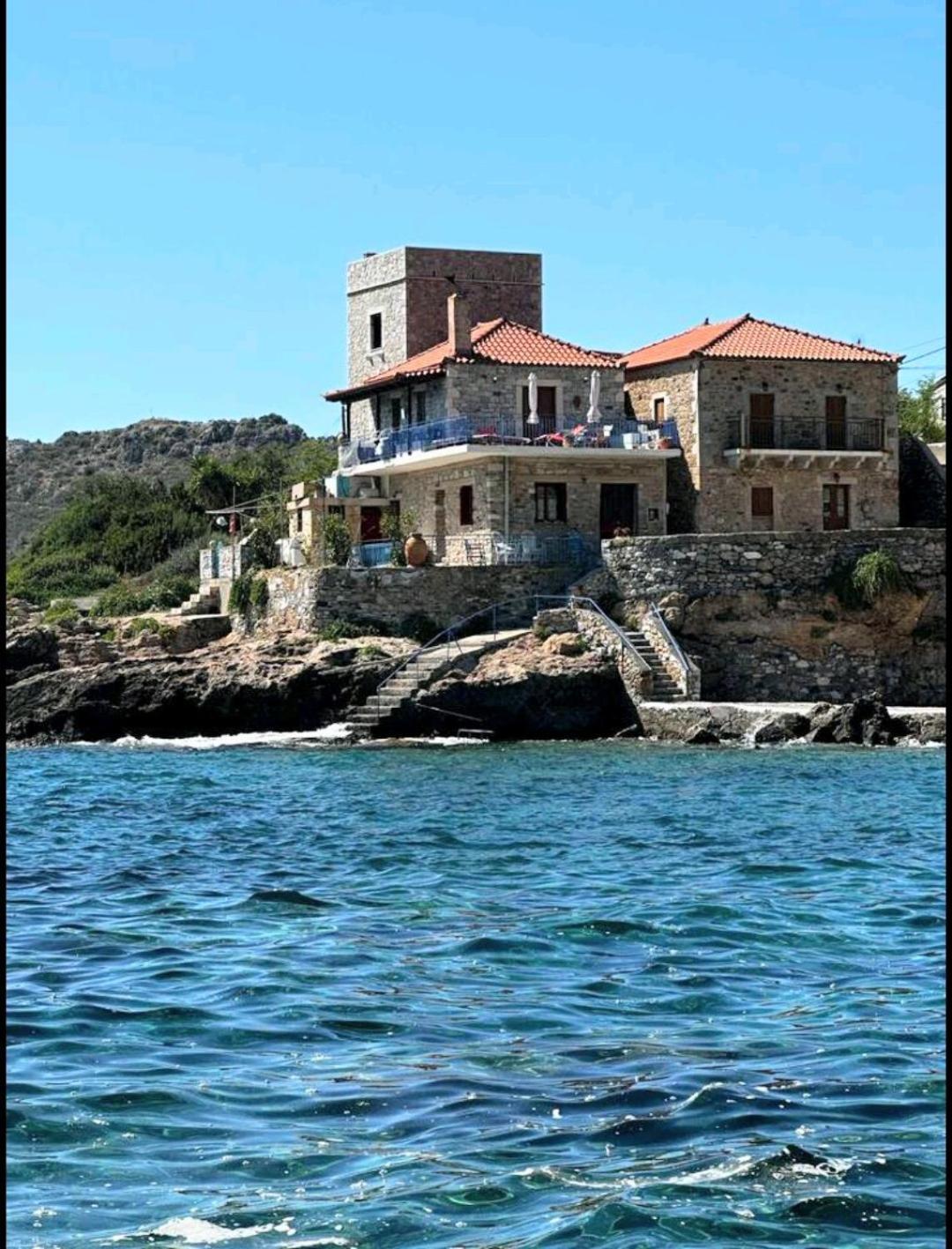 Wheelhouse Trachila Mani Villa Trakhila Bagian luar foto
