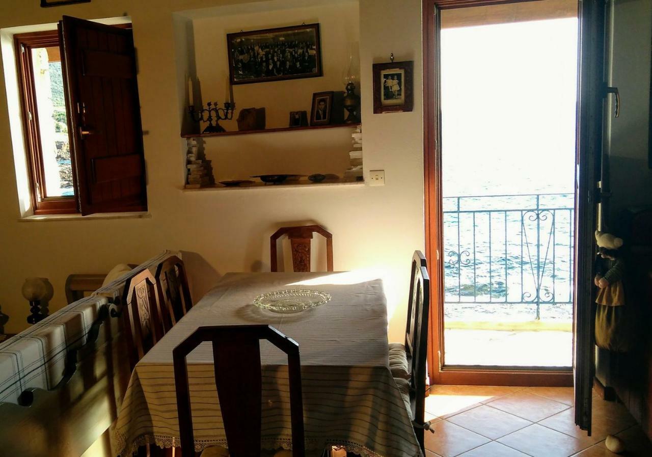 Wheelhouse Trachila Mani Villa Trakhila Bagian luar foto