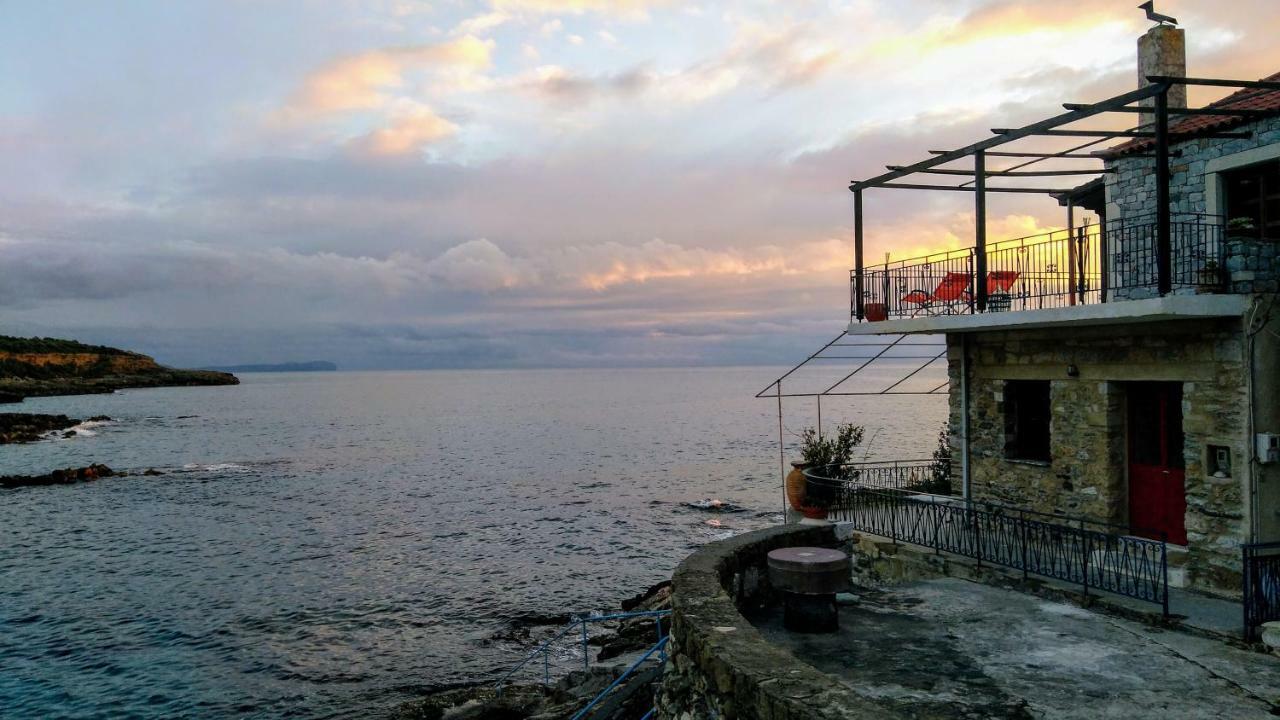 Wheelhouse Trachila Mani Villa Trakhila Bagian luar foto