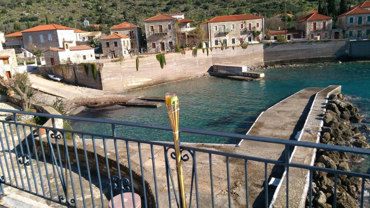 Wheelhouse Trachila Mani Villa Trakhila Bagian luar foto